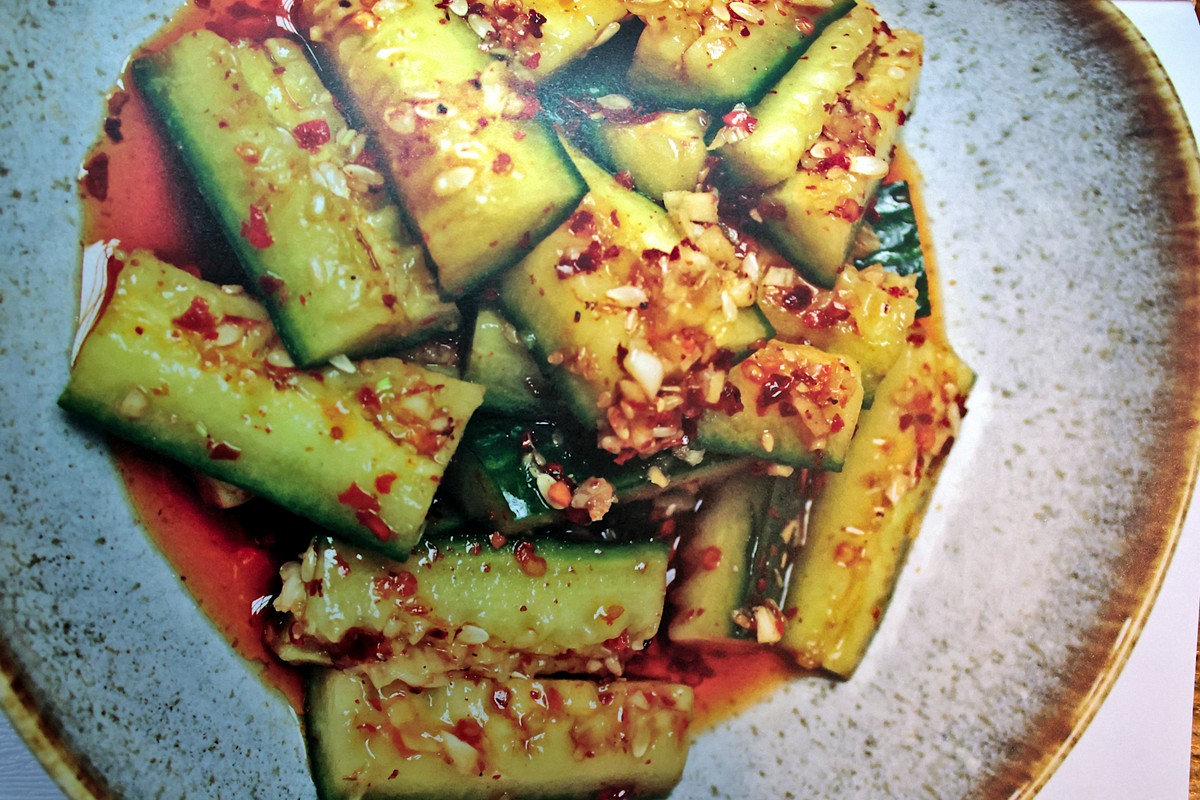 Salade de concombre écrasé